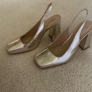 Women’s Marc Fisher Metallic shoes size 8